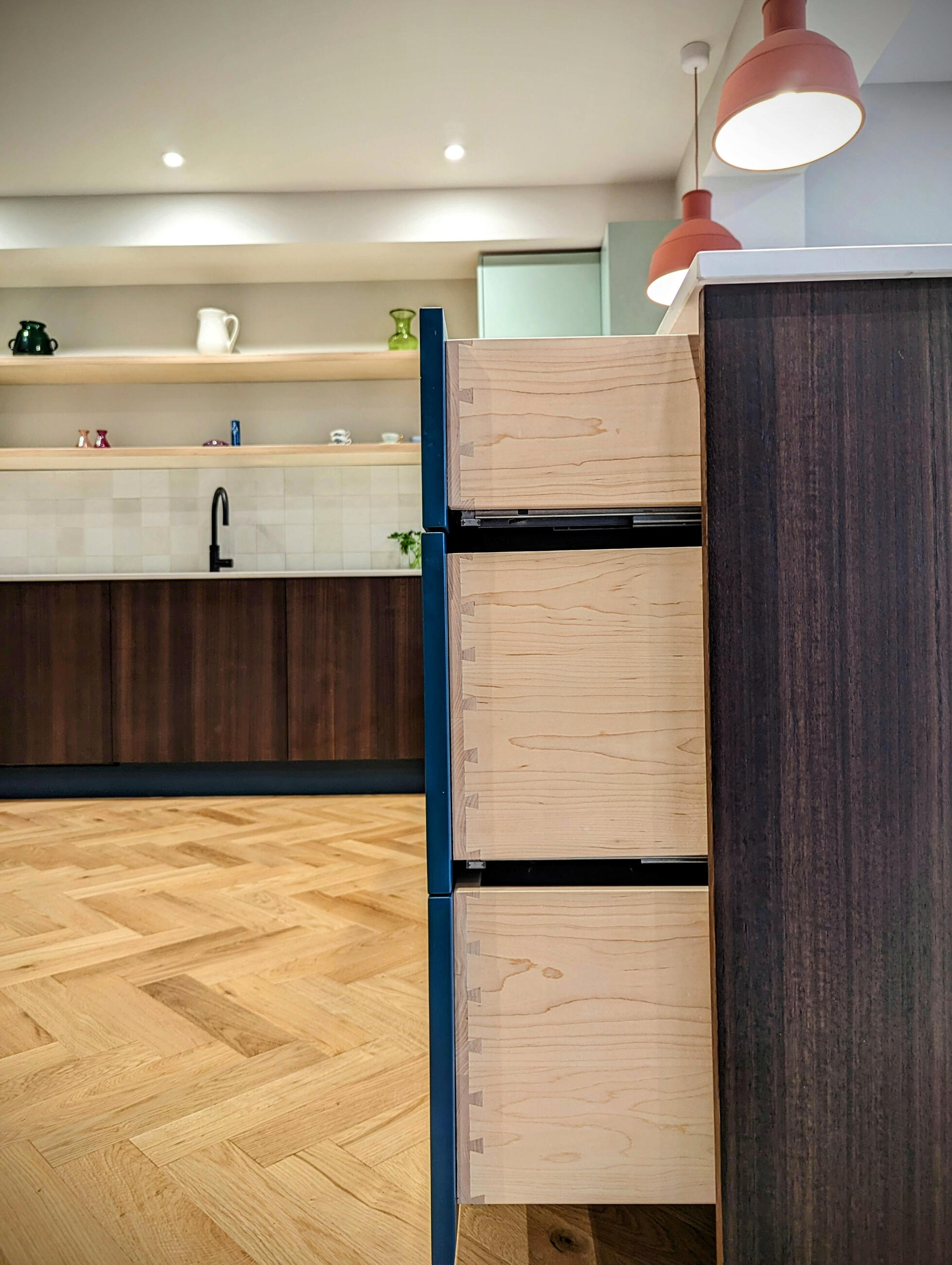 Contempary kitchen Burch plywood cabinets with bespoke sprayed doors. Contemporary kitchen fitted in headlingley